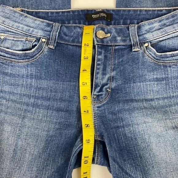 WHBM slim crop mid rise skinny  size 4 jeans distressed raw hem medium wash - Picture 10 of 17
